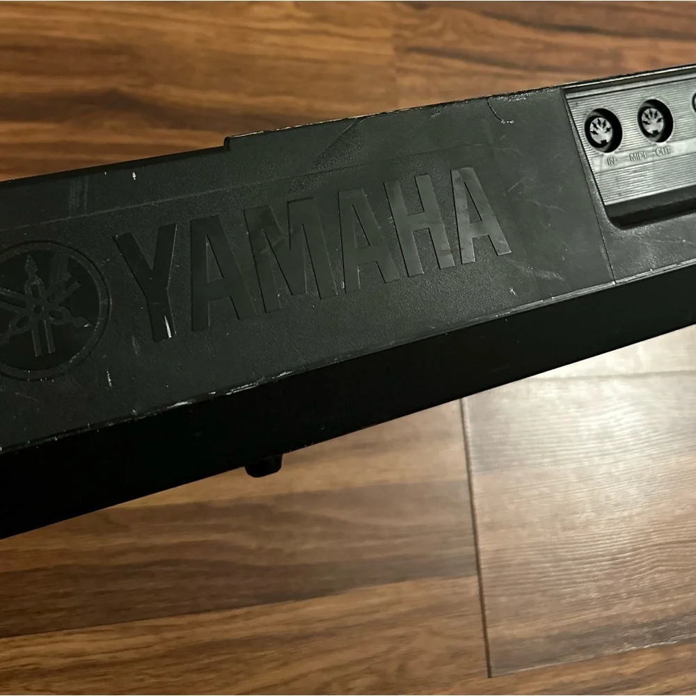 VTG Yamaha PSR-170 61-Key Electronic Keyboard